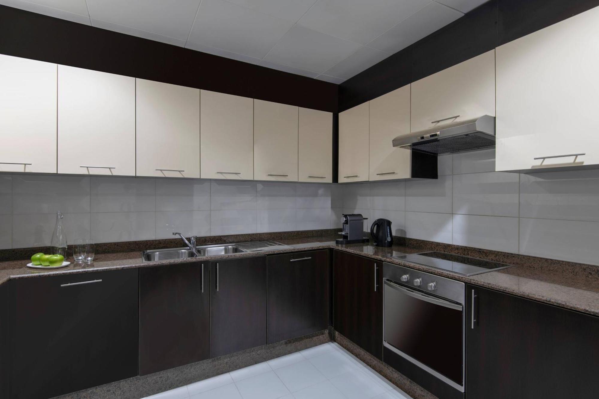Marriott Executive Apartments City Center Doha Exterior photo
